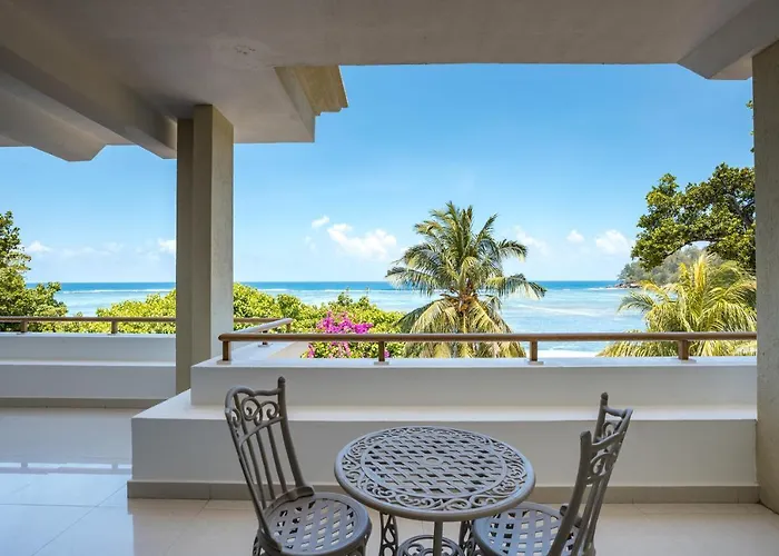 Crown Seychelles 4*