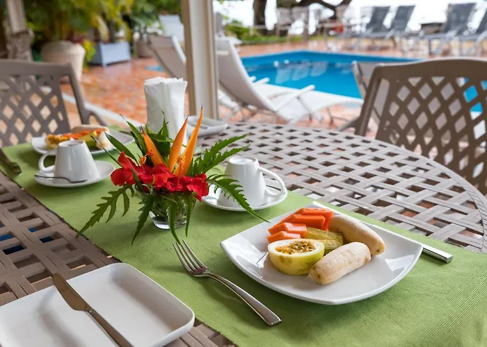 Hotel Crown Seychelles Pointe Au Sel