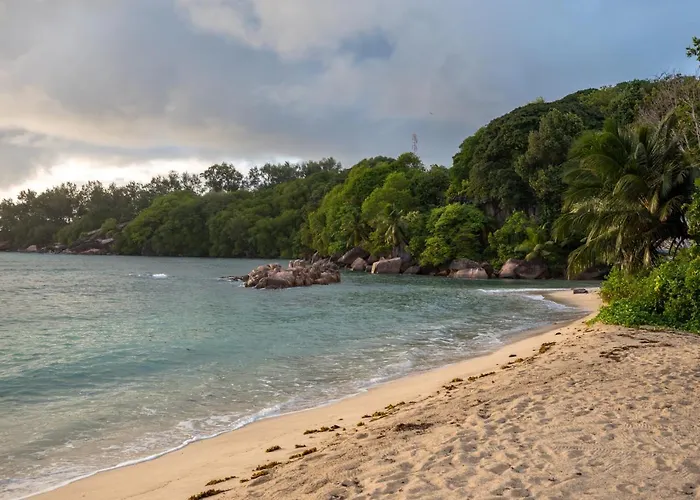 Hotel Crown Seychelles