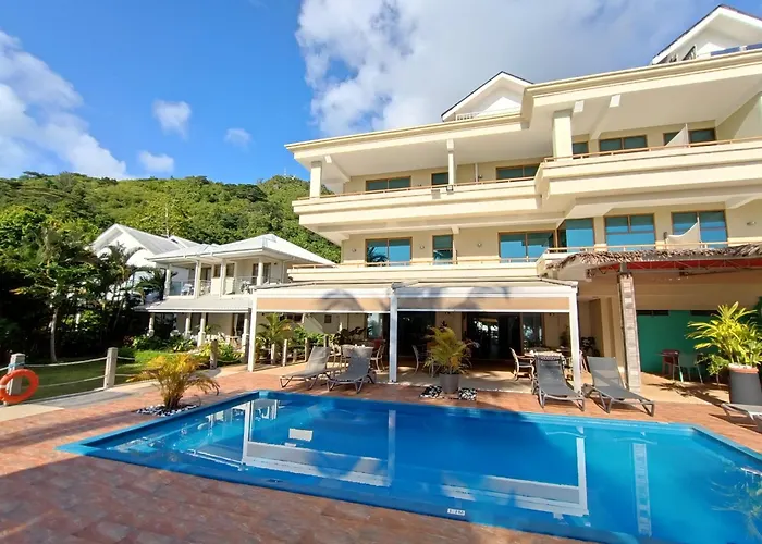 Crown Seychelles 4*