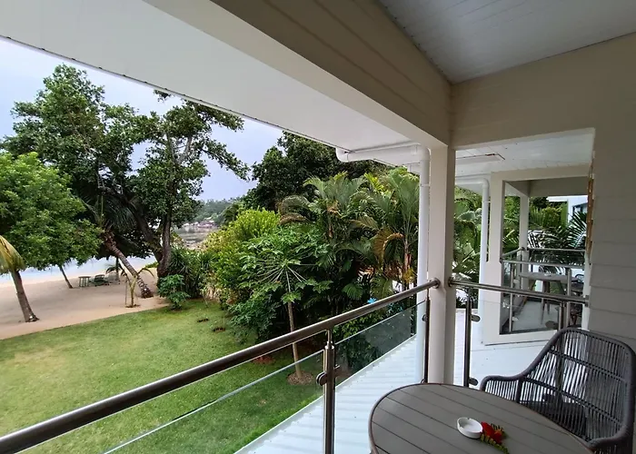Crown Seychelles 4* Pointe Au Sel