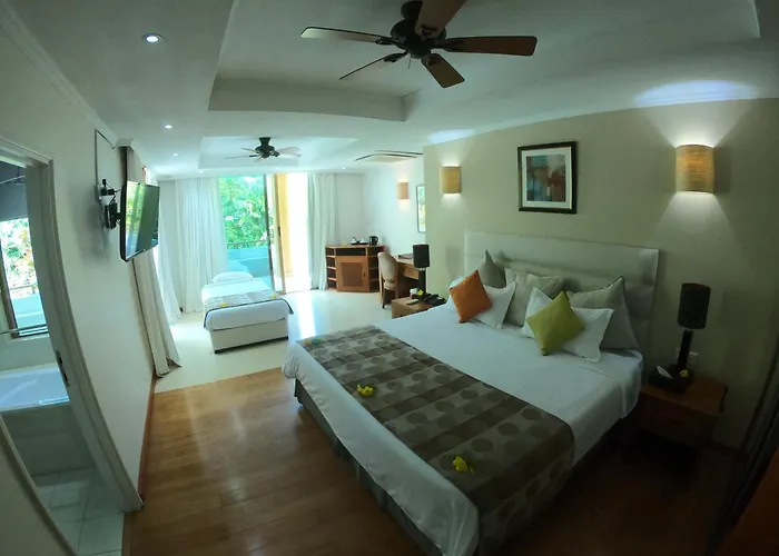 Crown Seychelles Hotel 4*