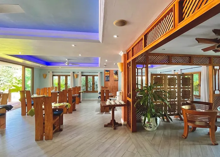Hotel Crown Seychelles