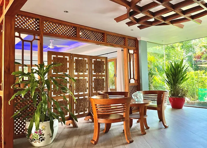 Hotel Crown Seychelles 4*