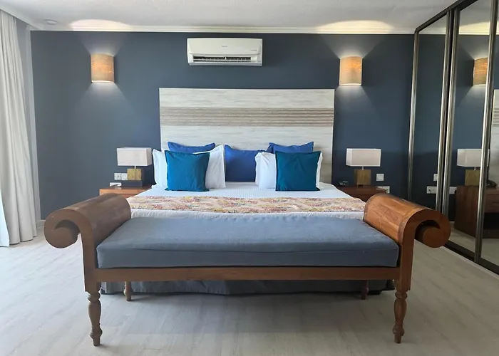 Crown Seychelles Hotel