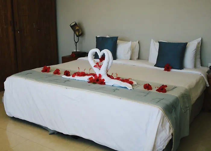 Crown Seychelles 4* Pointe Au Sel