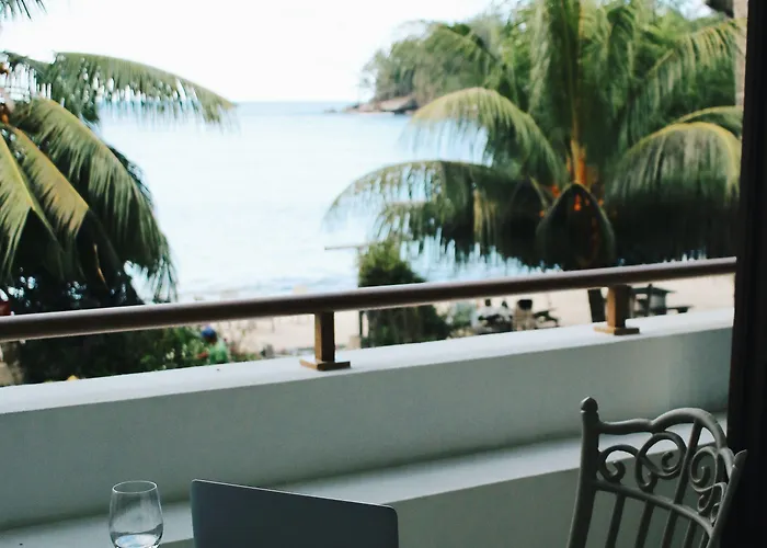 Hotel Crown Seychelles