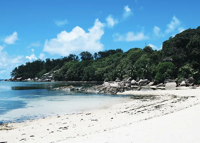 Crown Seychelles 4*