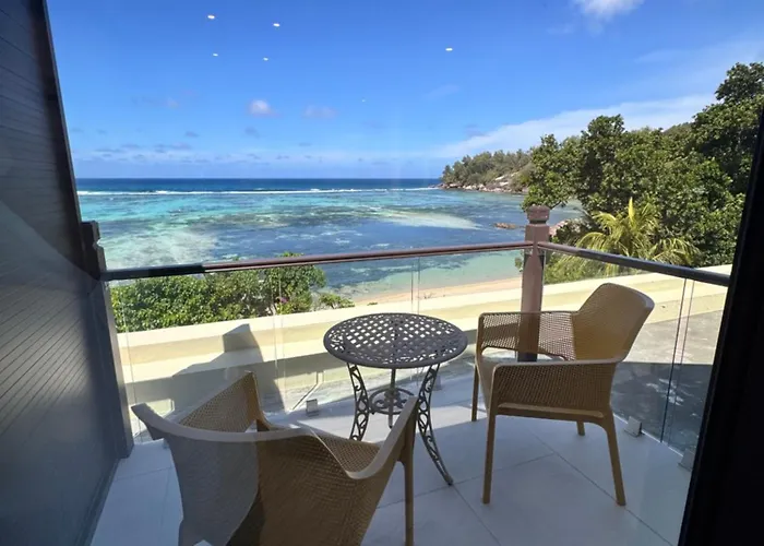 Crown Seychelles Hotel 4*