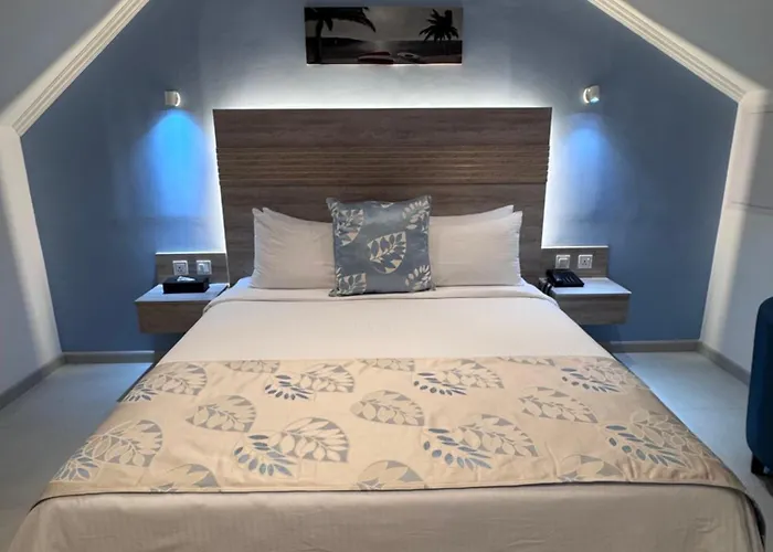 Crown Seychelles Hotel 4*
